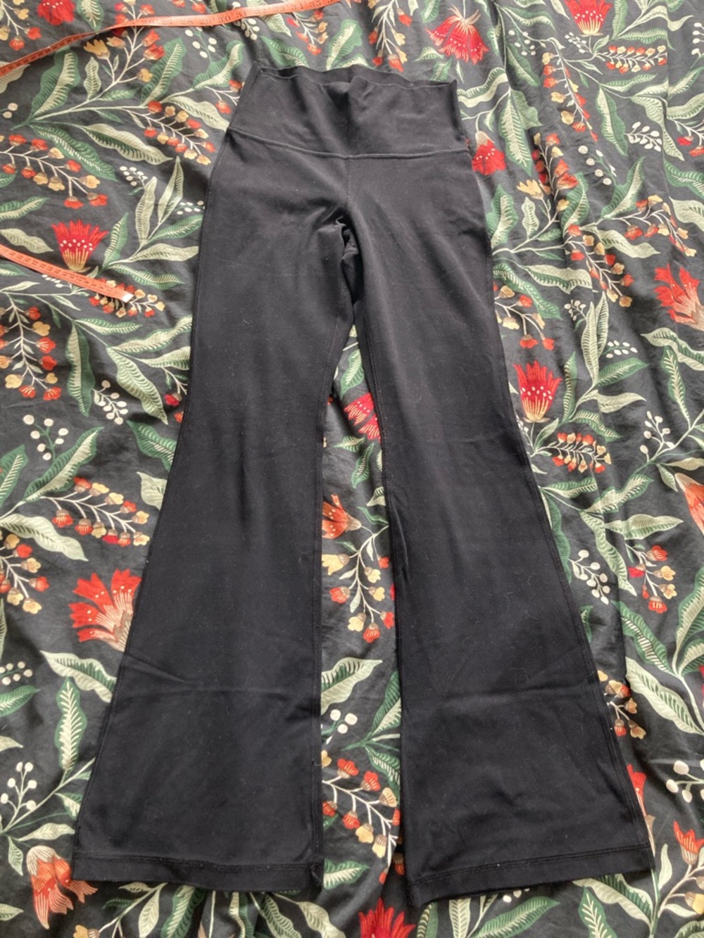 TNA ACTION Black High-Waist Flared Yoga Pants small